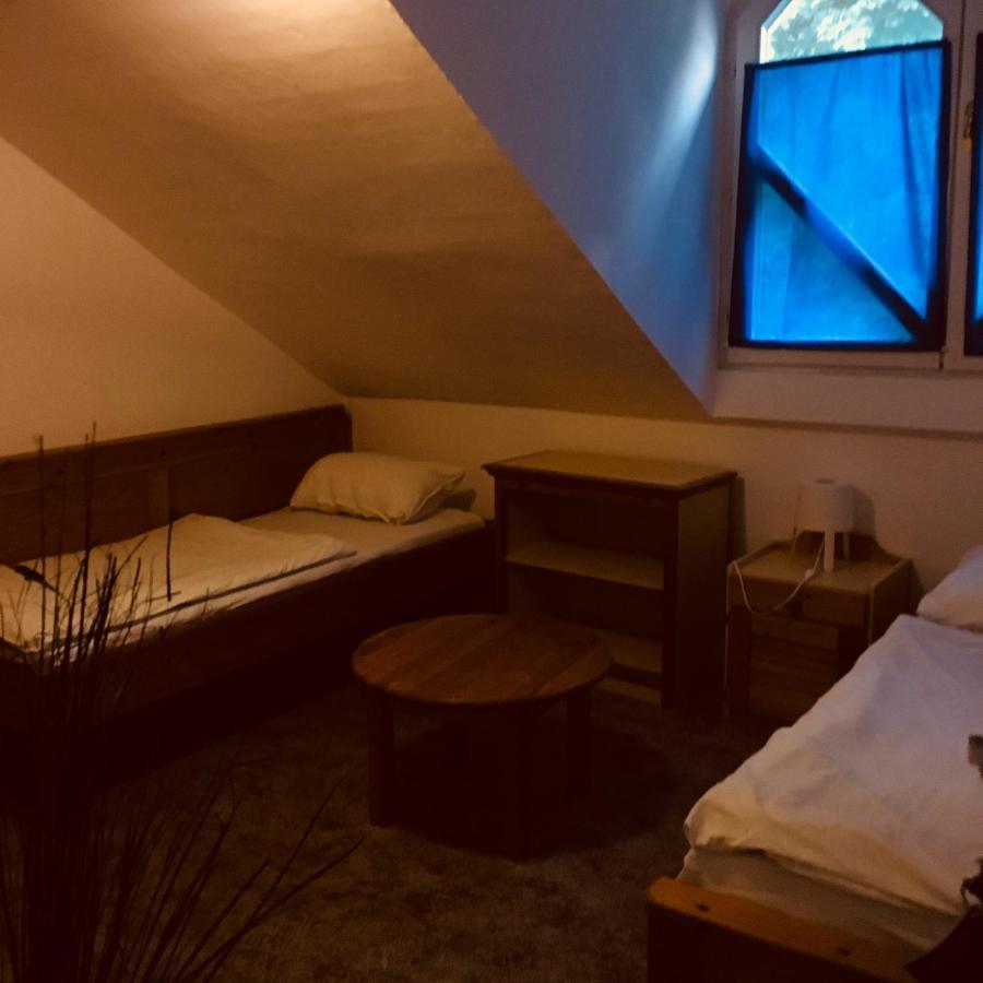 Y Hostel Balatonlelle Esterno foto